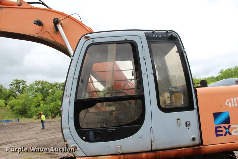 image for item L3075 2000 Hitachi EX200LC-5 excavator