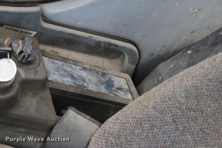 image for item L3075 2000 Hitachi EX200LC-5 excavator