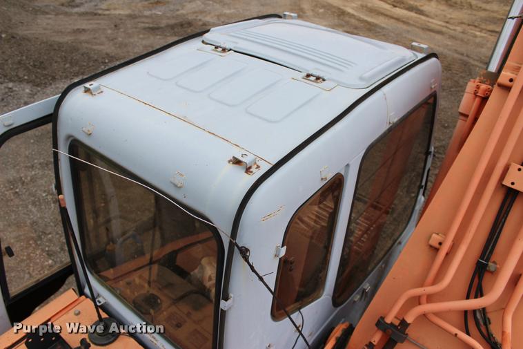 image for item L3075 2000 Hitachi EX200LC-5 excavator