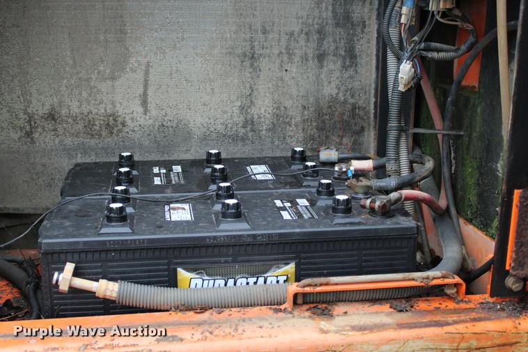 image for item L3075 2000 Hitachi EX200LC-5 excavator