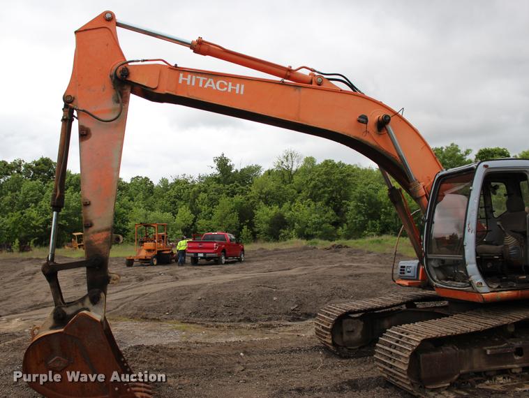 image for item L3075 2000 Hitachi EX200LC-5 excavator