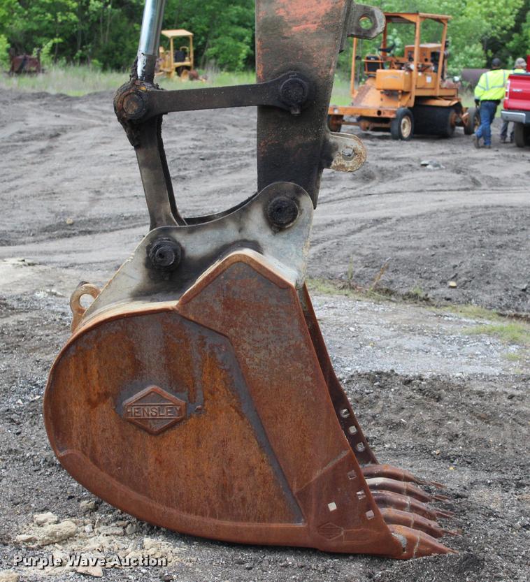 image for item L3075 2000 Hitachi EX200LC-5 excavator