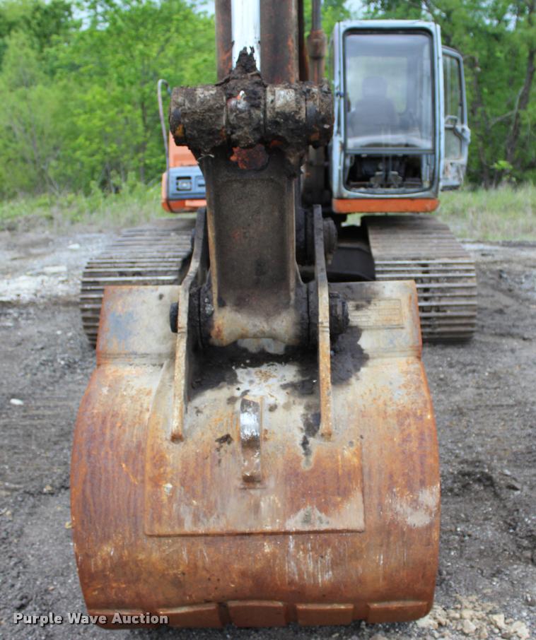 image for item L3075 2000 Hitachi EX200LC-5 excavator