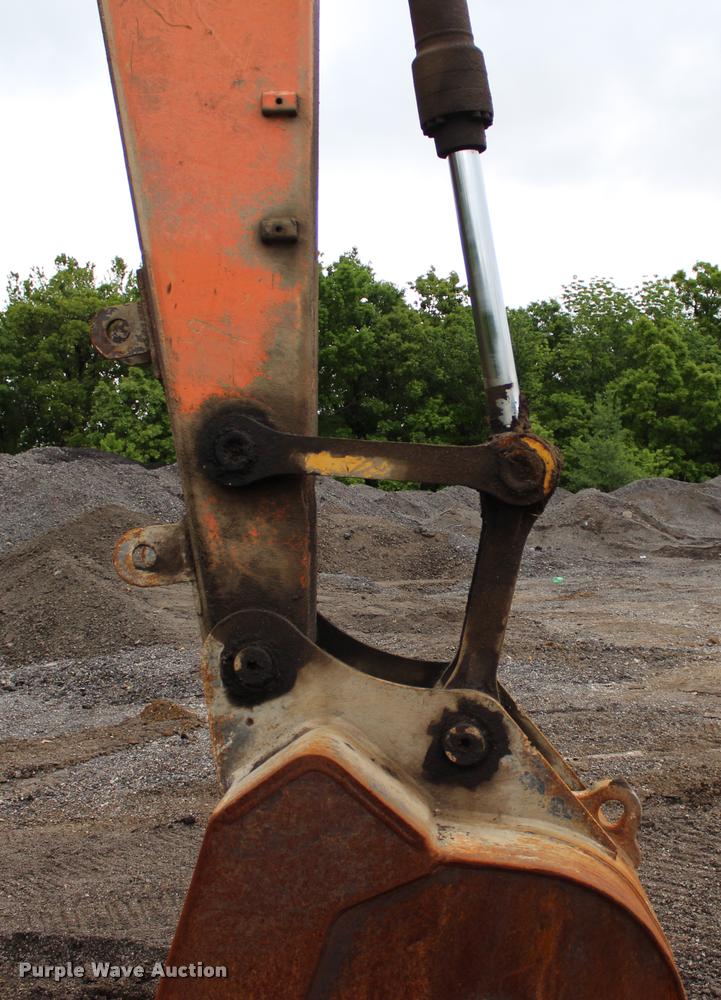 image for item L3075 2000 Hitachi EX200LC-5 excavator