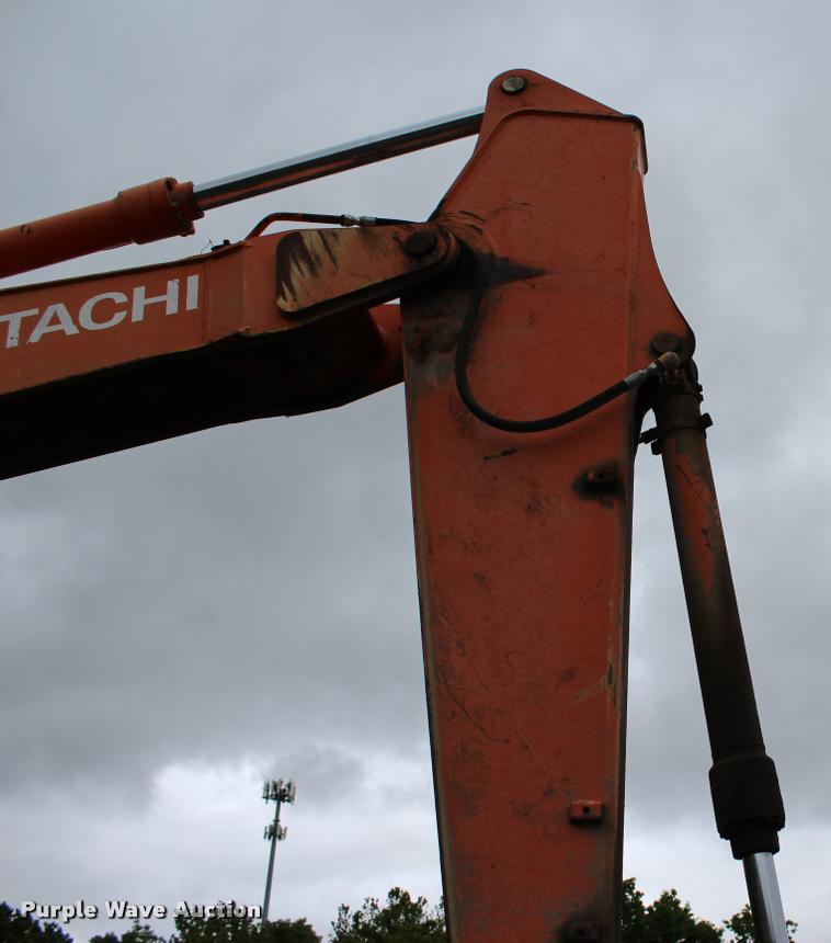 image for item L3075 2000 Hitachi EX200LC-5 excavator
