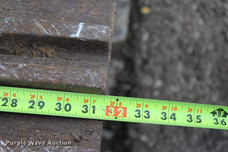 image for item L3075 2000 Hitachi EX200LC-5 excavator