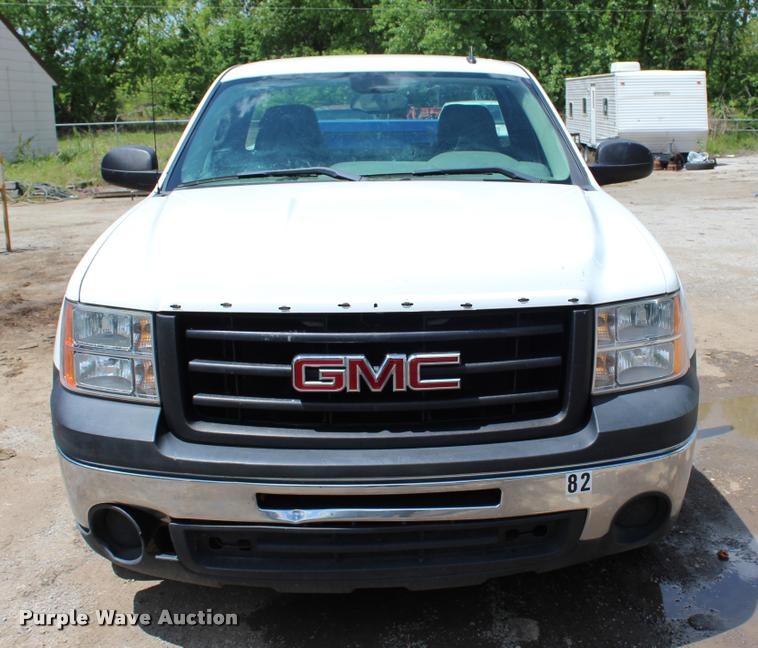 image for item L3078 2009 GMC Sierra 1500 pickup truck