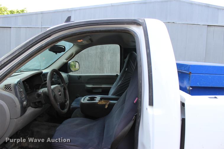 image for item L3078 2009 GMC Sierra 1500 pickup truck