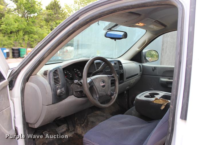 image for item L3078 2009 GMC Sierra 1500 pickup truck