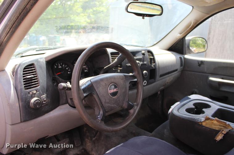 image for item L3078 2009 GMC Sierra 1500 pickup truck