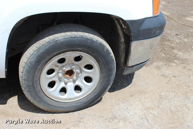 image for item L3078 2009 GMC Sierra 1500 pickup truck