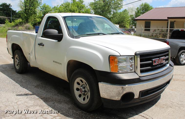 image for item L3081 2011 GMC Sierra 1500 pickup truck