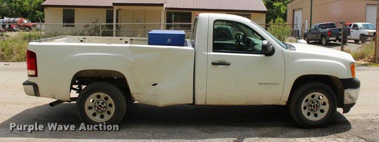 image for item L3081 2011 GMC Sierra 1500 pickup truck