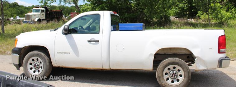 image for item L3081 2011 GMC Sierra 1500 pickup truck