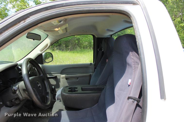 image for item L3081 2011 GMC Sierra 1500 pickup truck