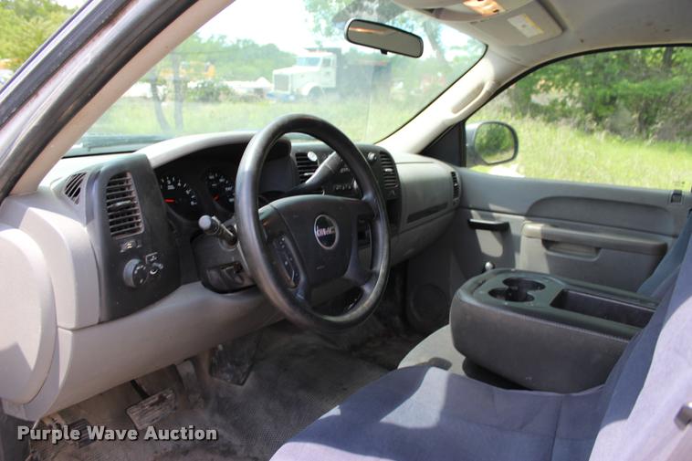 image for item L3081 2011 GMC Sierra 1500 pickup truck