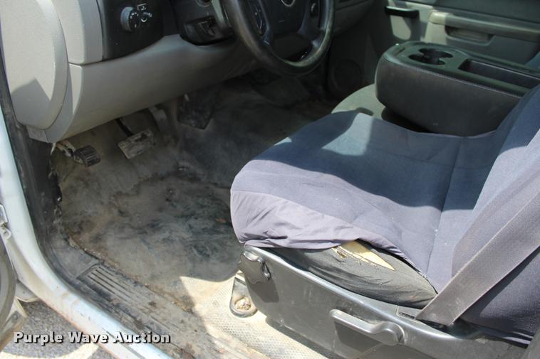 image for item L3081 2011 GMC Sierra 1500 pickup truck