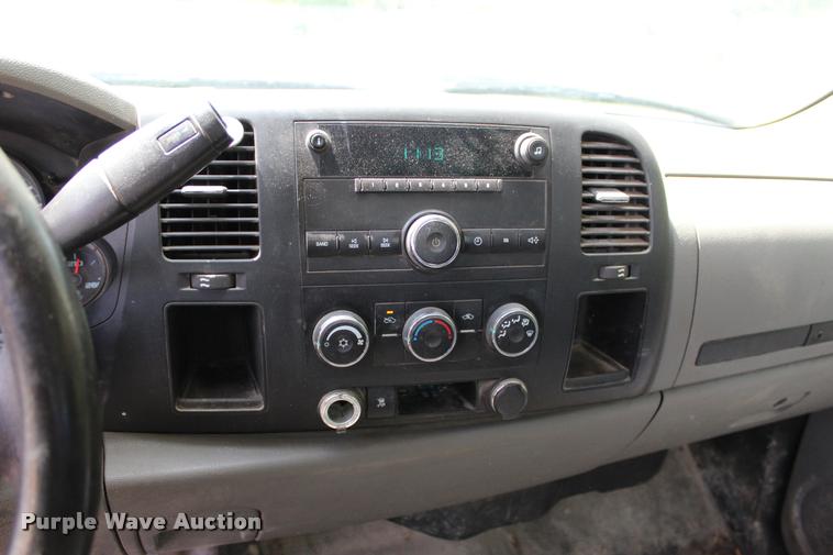 image for item L3081 2011 GMC Sierra 1500 pickup truck