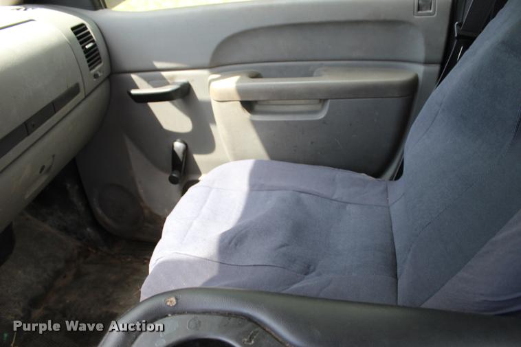 image for item L3081 2011 GMC Sierra 1500 pickup truck