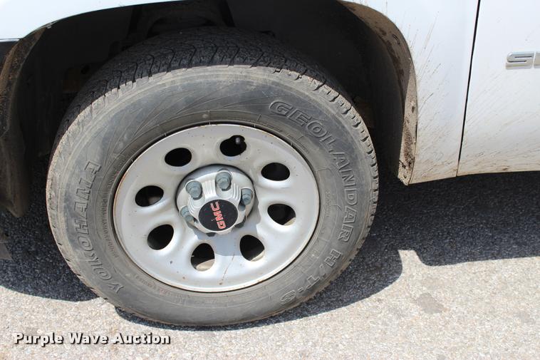 image for item L3081 2011 GMC Sierra 1500 pickup truck