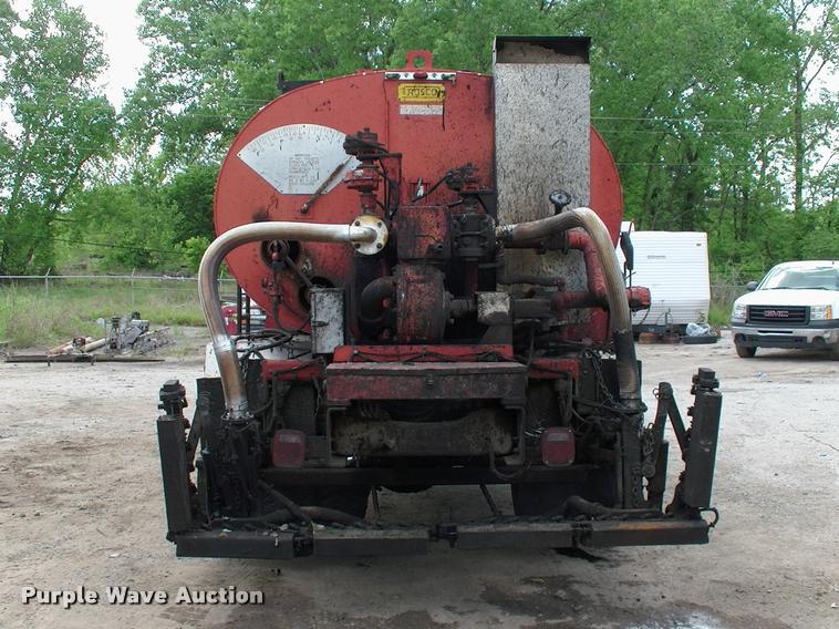 image for item L3085 1996 Ford F800 Super Duty oil distributor truck