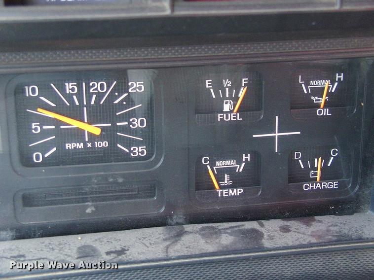 image for item L3085 1996 Ford F800 Super Duty oil distributor truck