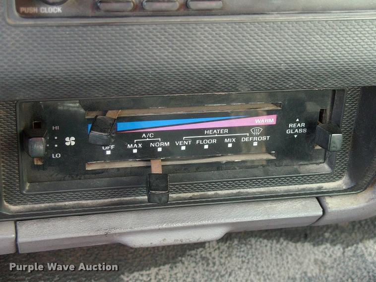 image for item L3085 1996 Ford F800 Super Duty oil distributor truck