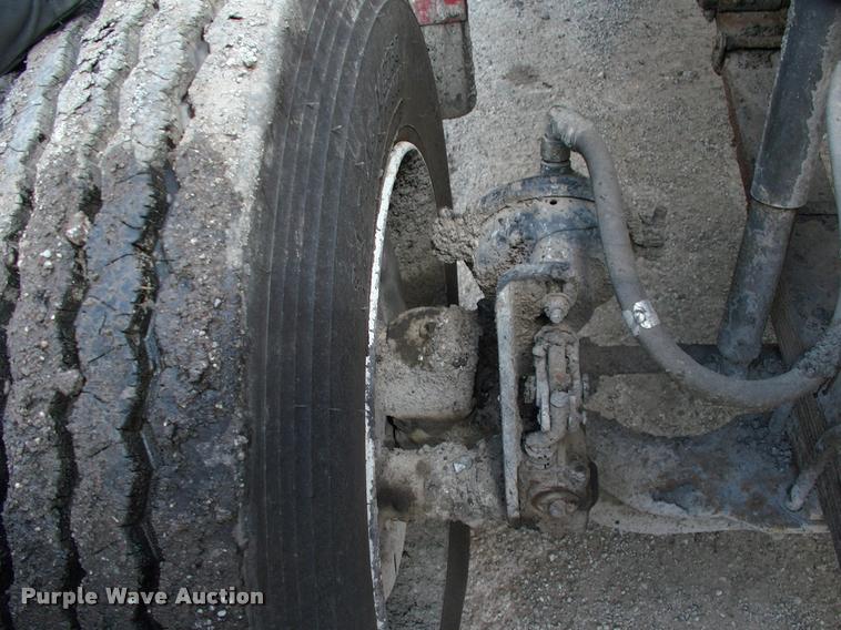 image for item L3085 1996 Ford F800 Super Duty oil distributor truck