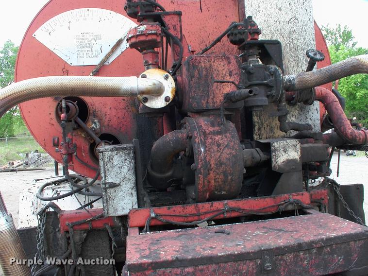 image for item L3085 1996 Ford F800 Super Duty oil distributor truck