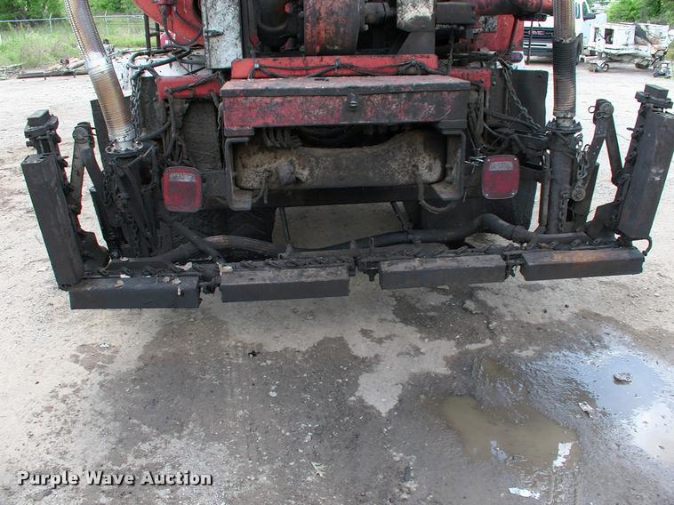 image for item L3085 1996 Ford F800 Super Duty oil distributor truck