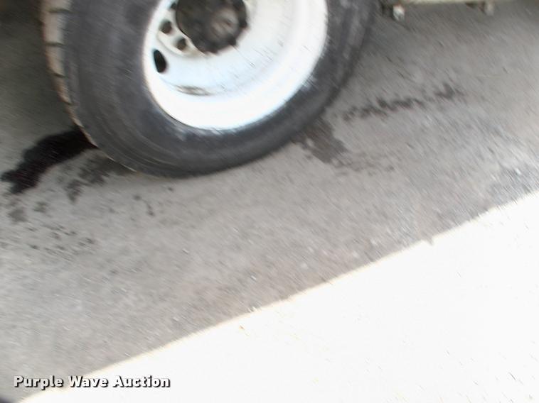 image for item L3085 1996 Ford F800 Super Duty oil distributor truck