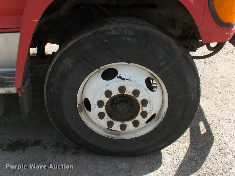 image for item L3085 1996 Ford F800 Super Duty oil distributor truck