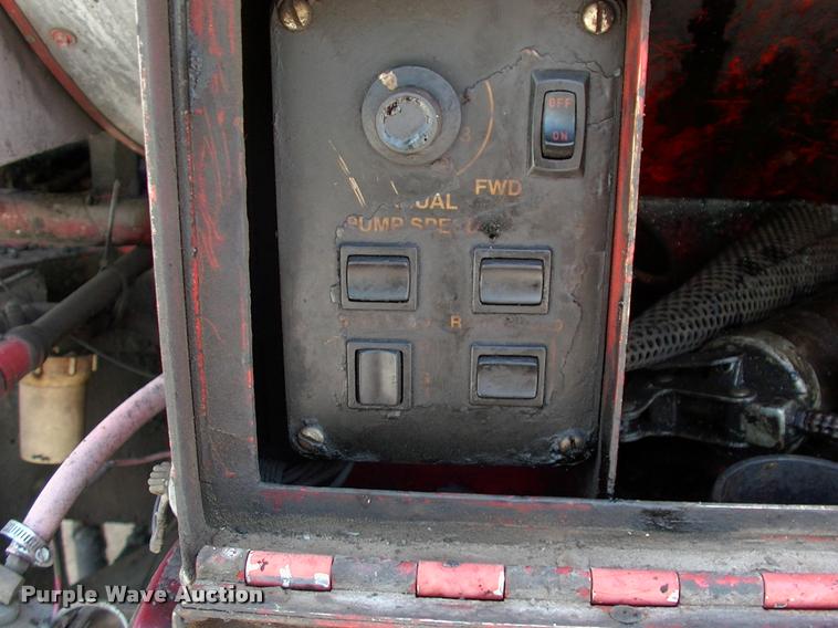 image for item L3085 1996 Ford F800 Super Duty oil distributor truck