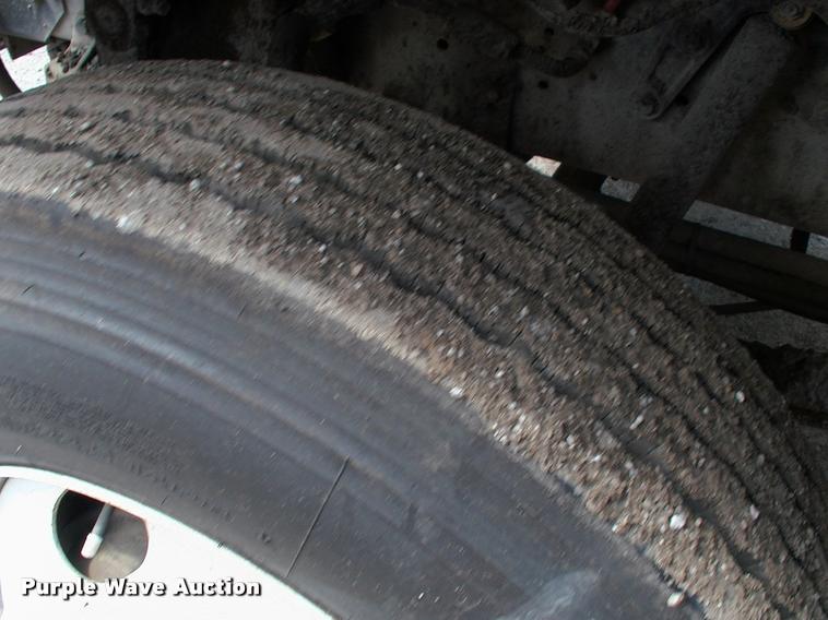 image for item L3085 1996 Ford F800 Super Duty oil distributor truck