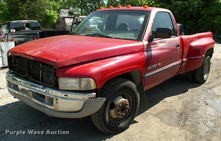 image for item L3086 1996 Dodge Ram 3500 pickup truck