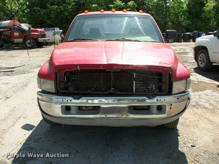 image for item L3086 1996 Dodge Ram 3500 pickup truck