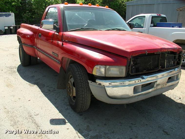 image for item L3086 1996 Dodge Ram 3500 pickup truck