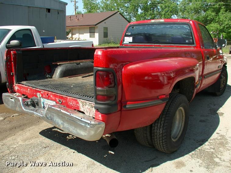 image for item L3086 1996 Dodge Ram 3500 pickup truck