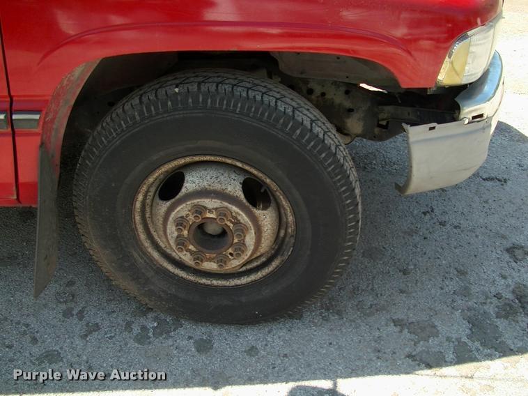 image for item L3086 1996 Dodge Ram 3500 pickup truck