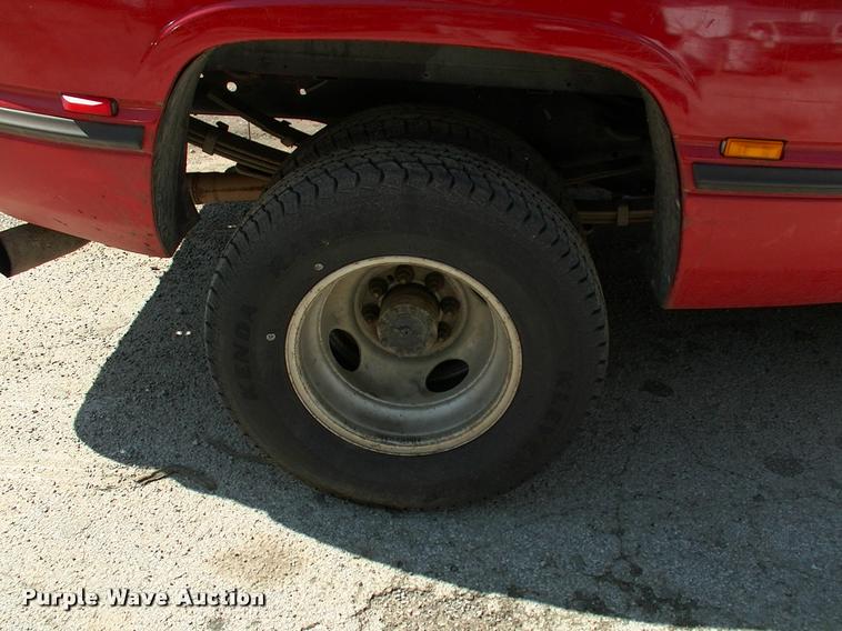 image for item L3086 1996 Dodge Ram 3500 pickup truck