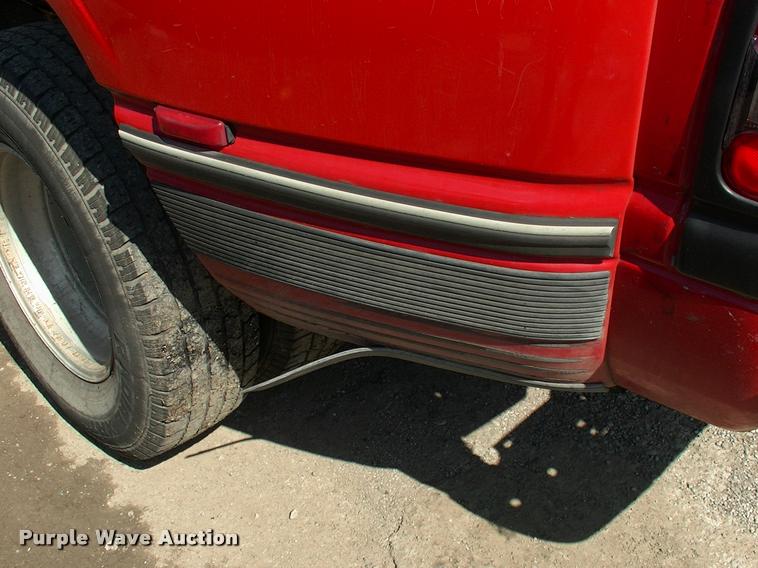 image for item L3086 1996 Dodge Ram 3500 pickup truck