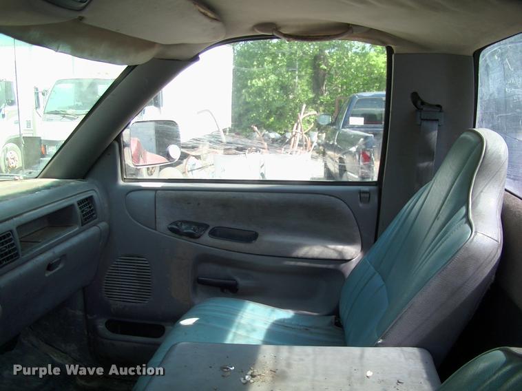 image for item L3086 1996 Dodge Ram 3500 pickup truck