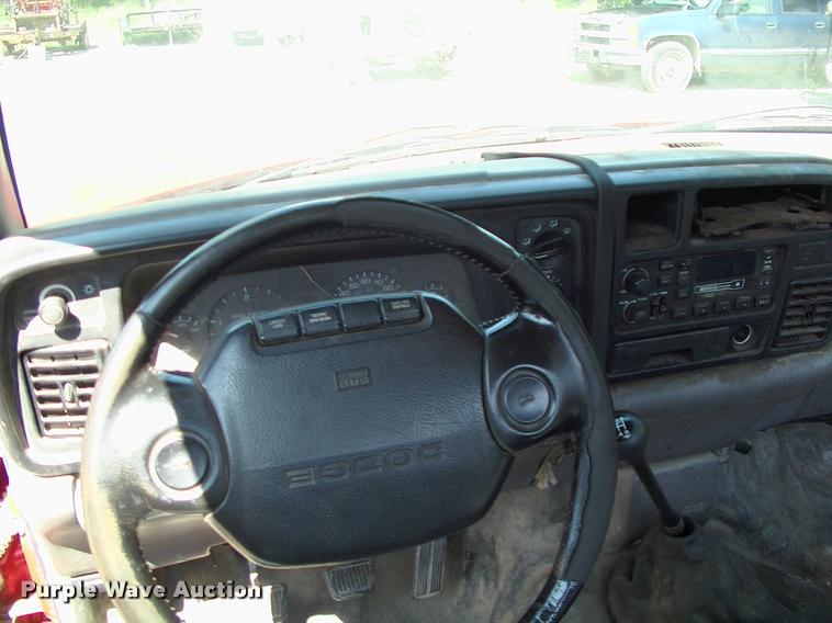 image for item L3086 1996 Dodge Ram 3500 pickup truck