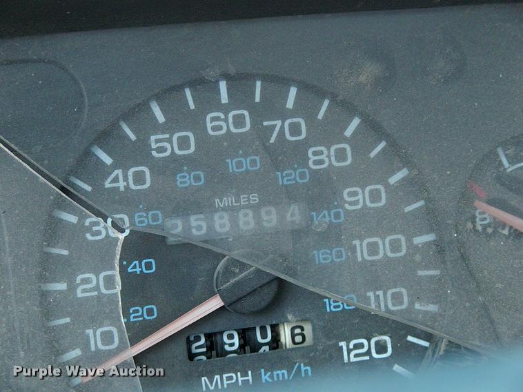 image for item L3086 1996 Dodge Ram 3500 pickup truck