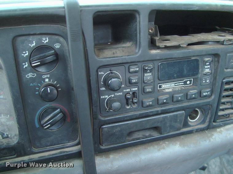 image for item L3086 1996 Dodge Ram 3500 pickup truck