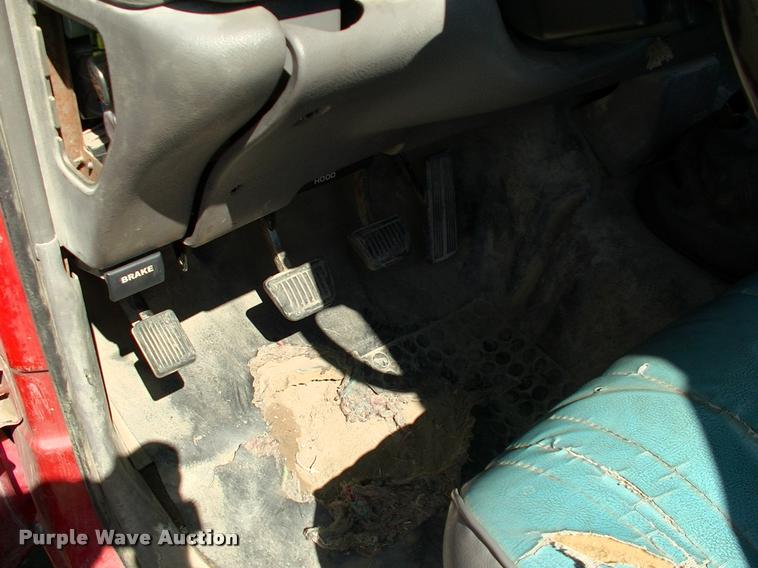 image for item L3086 1996 Dodge Ram 3500 pickup truck