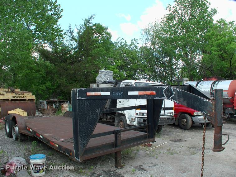 image for item L3087 2001 Cats flatbed trailer