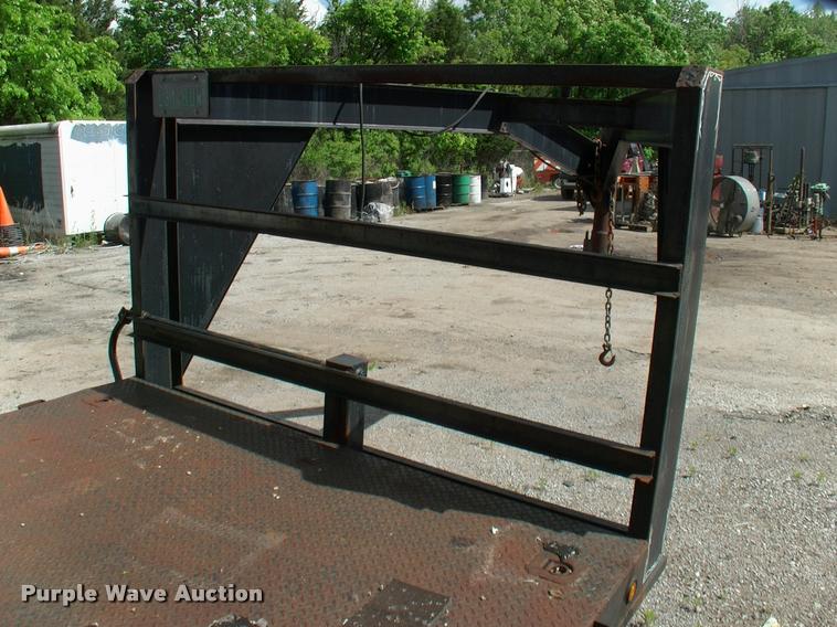 image for item L3087 2001 Cats flatbed trailer
