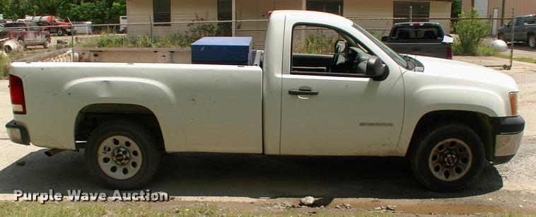 image for item L3095 2011 GMC Sierra 1500 pickup truck