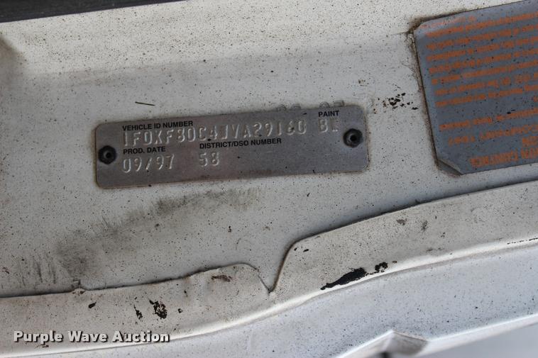 image for item L3100 1998 Ford F800 Super Duty oil distributor truck